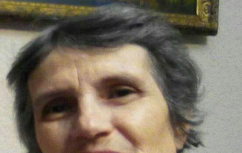 Cadavru găsit în canalul colector de lângă cel mai mare supermarket din Vaslui. Telefonul femeii moarte a sunat în permanență cât timp a fost căutată