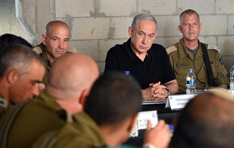 Un fost premier israelian afirmă că Netanyahu, „distrus emoțional” de eșec, face pași greșiți în Gaza și „e un pericol pentru Israel”