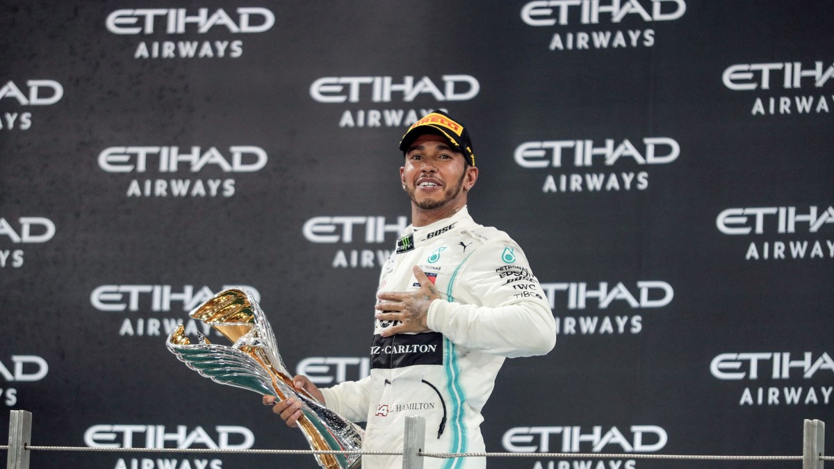 Super ofertă pentru pilotul de Formula 1 Lewis Hamilton