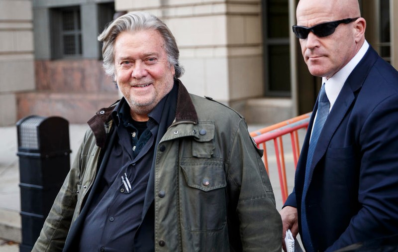 În ultimele ore la Casa Albă, Donald Trump i-a grațiat pe fostul său consilier Steve Bannon și pe raperii Lil Wayne și Kodak Black