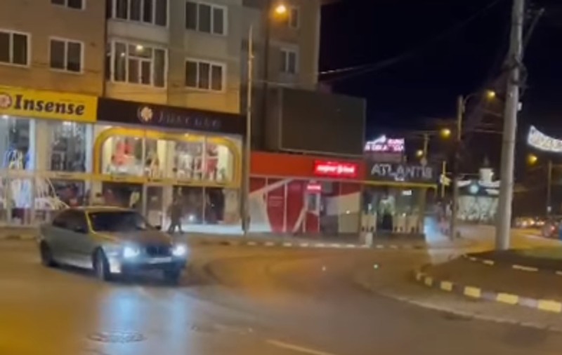 Tânăr amendat și lăsat fără permis, după ce a fost filmat făcând drifturi prin centrul orașului Suceava | VIDEO