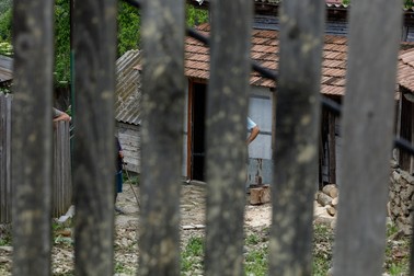 Unii localnici îl critică pe Bogdan Davidescu pentru candidatura sa la noile alegeri, din cauza condamnării