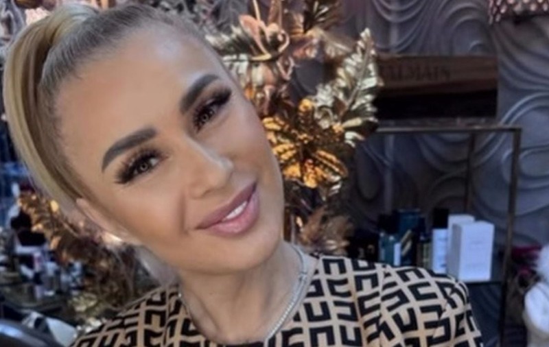 Imagini cu Anamaria Prodan după ce a slăbit. Impresara a îmbrăcat o rochie albă mulată și a atras toate privirile