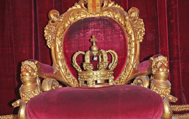 Topul 10 cei mai bogați monarhi din lume în 2019. Regina Marii Britanii nu este pe listă