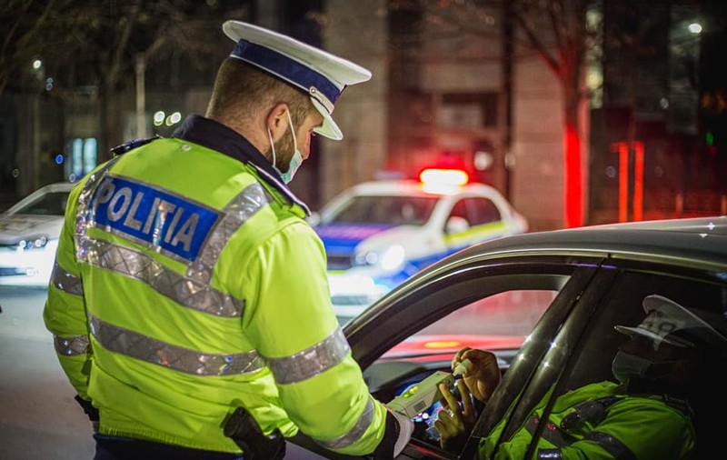 Femeie lovită de o mașină a Ambasadei SUA la București. Victima a ajuns la spital