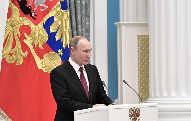 Putin susține că Poroșenko a orchestrat incidentul din Marea Neagră pentru popularitate