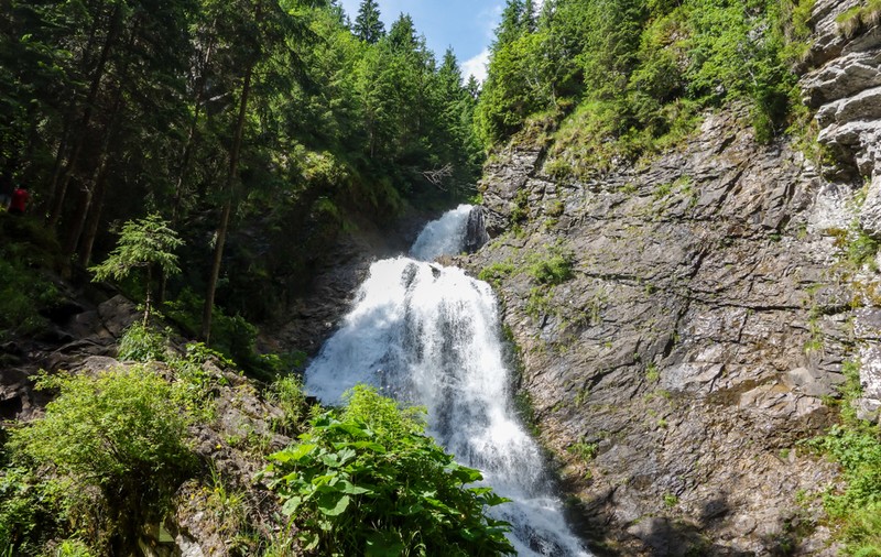 Cascada Vălul Miresei - unde se află și care este povestea ei