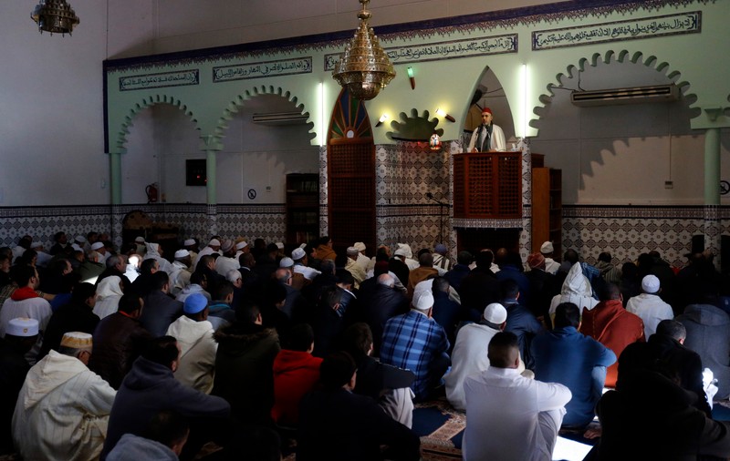 Arabii din Franța se tem de represalii! Guvernul din Hexagon a luat O DECIZIE IMPORTANTĂ