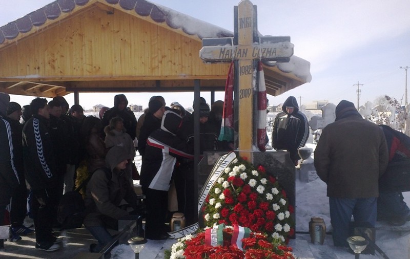 Trei ani de la moartea lui Marian Cozma. Zeci de oameni au venit la parastas