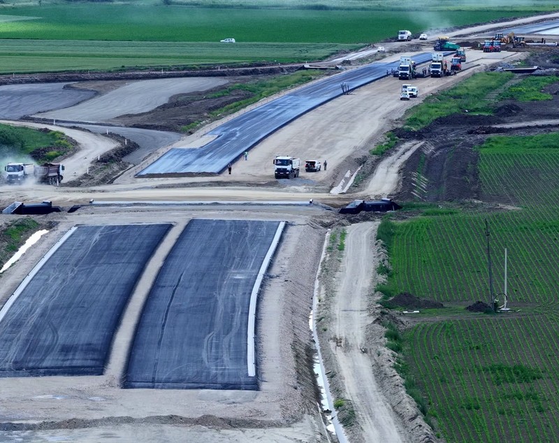 De când vom circula pe primii kilometri ai Autostrăzii Unirii A8: Lotul Târgu Mureș - Miercurea Nirajului a ajuns la 50%