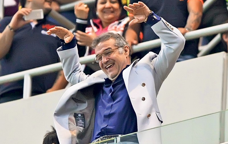 Steaua petrece, şefii pătimesc! Gigi Becali şi Mihai Stoica erau sufletul petrecerilor, acum titlul 25 se serbează fără cei doi