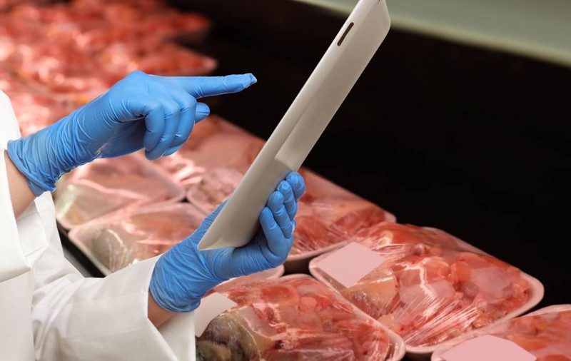 Controale ANSVSA în supermarketuri și hipermarketuri înainte de sărbători. S-au dat amenzi de peste 4 milioane de lei