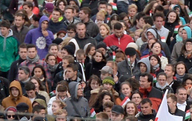 POPULAŢIA lumii e ÎNTR-O CREŞTERE ALARMANTĂ: "Nici măcar Al Treilea Război Mondial nu o poate opri". Vezi câţi vom fi în 2100?