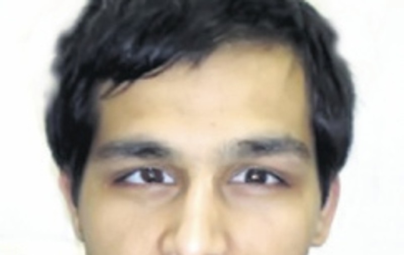 Un homosexual a vrut să-şi taie gâtul în boxa acuzaţilor