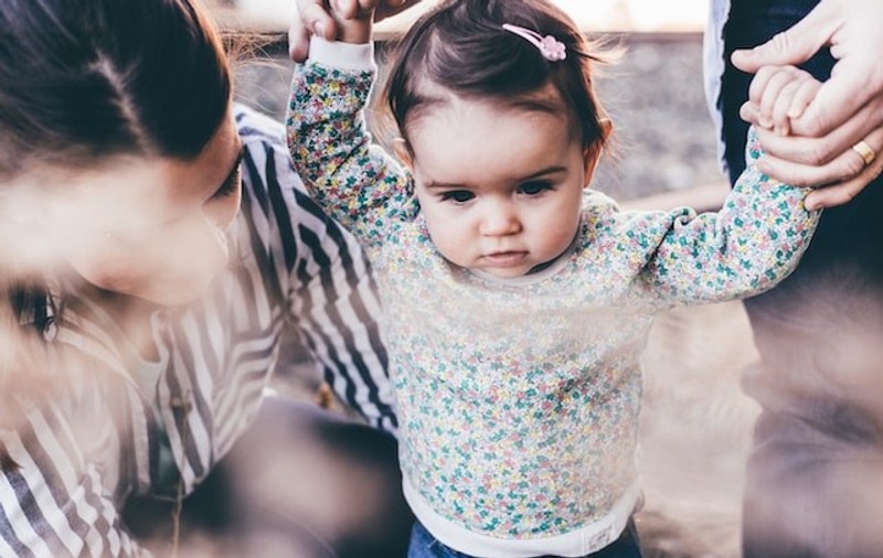 „Trendurile” în materie de parenting care trebuie să se încheie