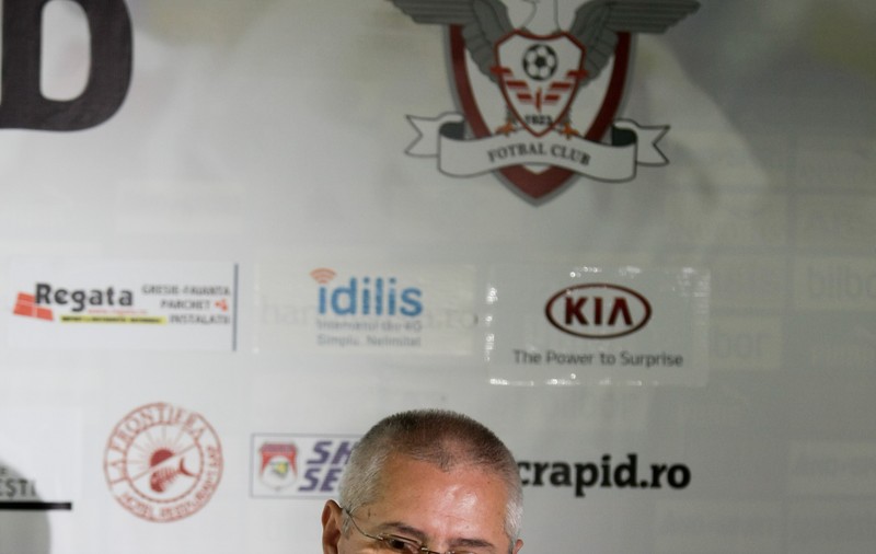 FOTO / Familia lui Nae Manea, rugăciune trimisă la Muntele Athos! Ultimul tort primit de rapidist