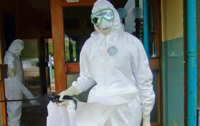 Medicul care conduce lupta împotriva Ebola în Sierra Leone A LUAT VIRUSUL