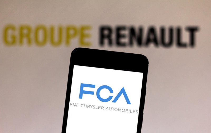 Renault și Fiat vor să reia discuțiile privind fuziunea, dar totul depinde de Nissan