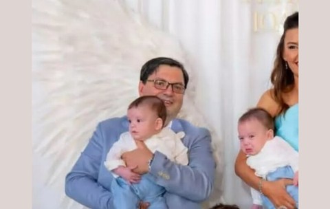 Ce femeie superbă! Cine este, de fapt, și cum arată soția lui Nicolae Bănicioiu (47 de ani), fostul ministru al Sănătății. Cei doi tocmai și-au botezat tripleții, pe Petru, Ioan și Matei