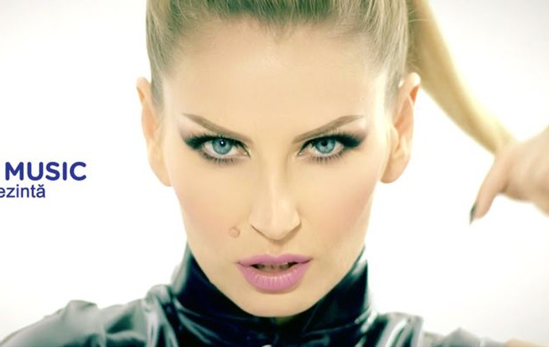 PREMIERĂ LIBERTATEA.RO | ANDREEA BĂNICĂ şi SHIFT lansează SUPER VIDEOCLIPUL piesei "RUPEM BOXELE"