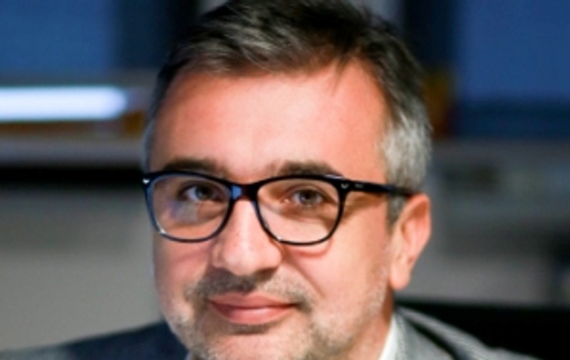 Cine este Lucian Romașcanu