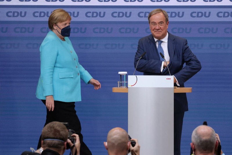 Armin Laschet vrea să preia fotoliul de cancelar de la Angela Merkel. Șansele sale nu sunt foarte mari acum FOTO: EPA