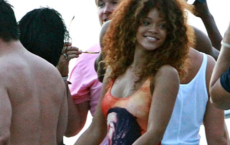 Rihanna cheltuieşte peste 22.000 de dolari pe săptămână la coafor