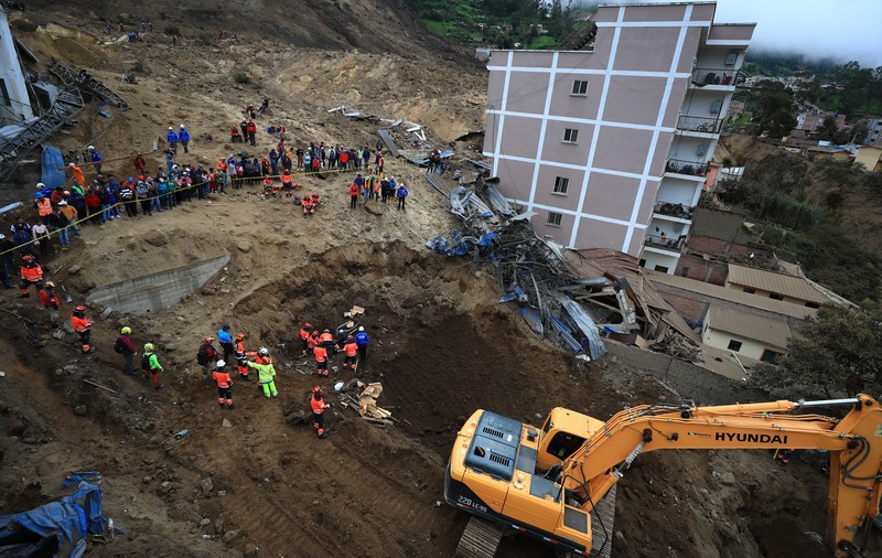 Cel puțin 27 de morți în Ecuador, după ce un munte a luat-o la vale din cauza ploilor abundente și s-a abătut asupra orașului Alausi