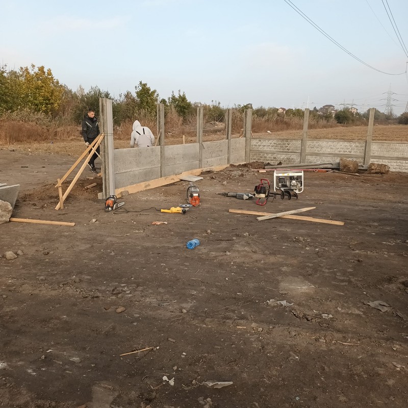 Luna trecută a început construcția unui nou adăpost