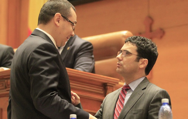 Ministrul Educaţiei, luat la ţintă de Victor Ponta! Motivul INCREDIBIL pentru care a fost certat Remus Pricopie