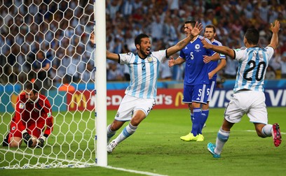 Bosniacii au început primul meci la prima lor Cupă Mondială cu un autogol. FOTO: EPA