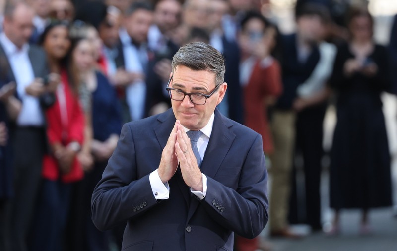Andy Burnham, cunoscut ca „Regele Nordului”, devine noul premier al Marii Britanii și promite o guvernare „altfel”, cu un „plan pe zece ani”