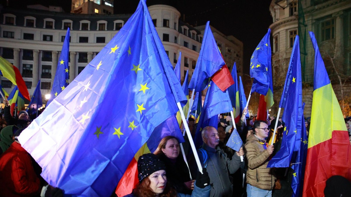 Miting pro-Europa în Piața Universității, intitulat „România speră”