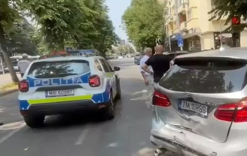Două șoferițe s-au izbit în centrul orașului Timișoara și au dat circulația peste cap
