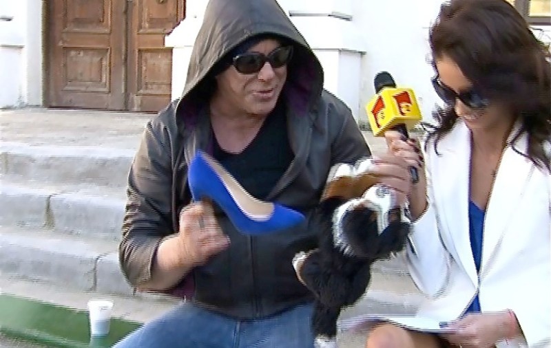 Geanina Ilieş şi-a donat pantofii pentru adăpostul pentru maidanezi al lui Mickey Rourke
