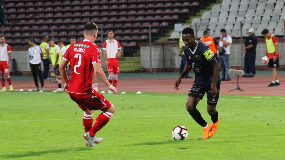 De ce îl cheamă Michael Jordan pe N’Kololo, de la FC Hermannstadt: ”Tata și mama au vrut să fiu baschetbalist”
