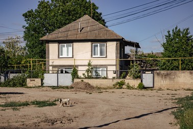 Casă în renovare, în satul Ustia