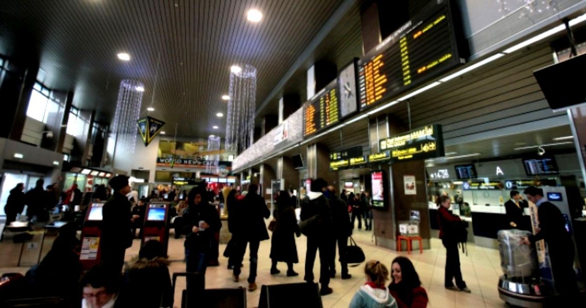 Un poliţist de frontieră de la Aeroportul Otopeni