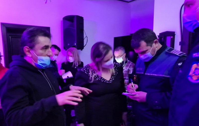 „Suntem în team-building” - explicația managerului spitalului din Beiuș, după ce poliția i-a „spart” petrecerea