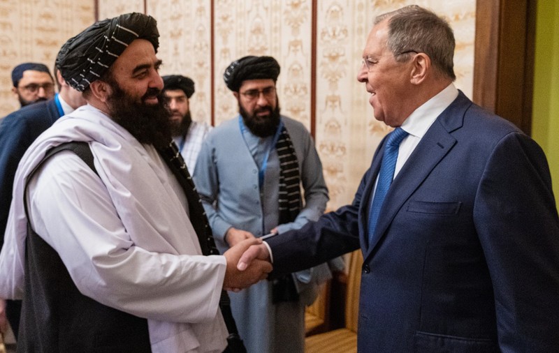 Delir la Moscova. Serghei Lavrov i-a lăudat pe talibani pentru lupta lor împotriva terorismului