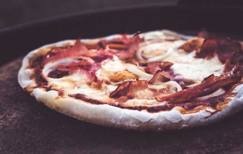 Flammkuchen - tartă flambée alsaciană