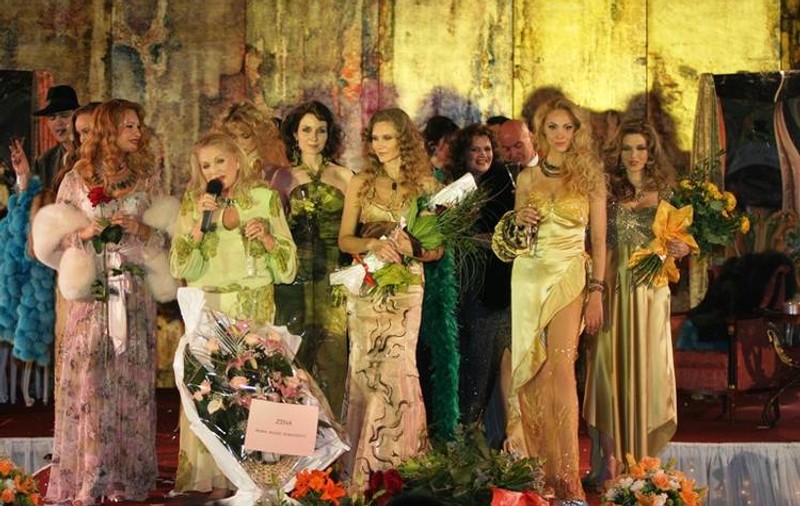 Din "mama modei româneşti", Zina Dumitrescu ajunsese să ceară bani de pe la vecini