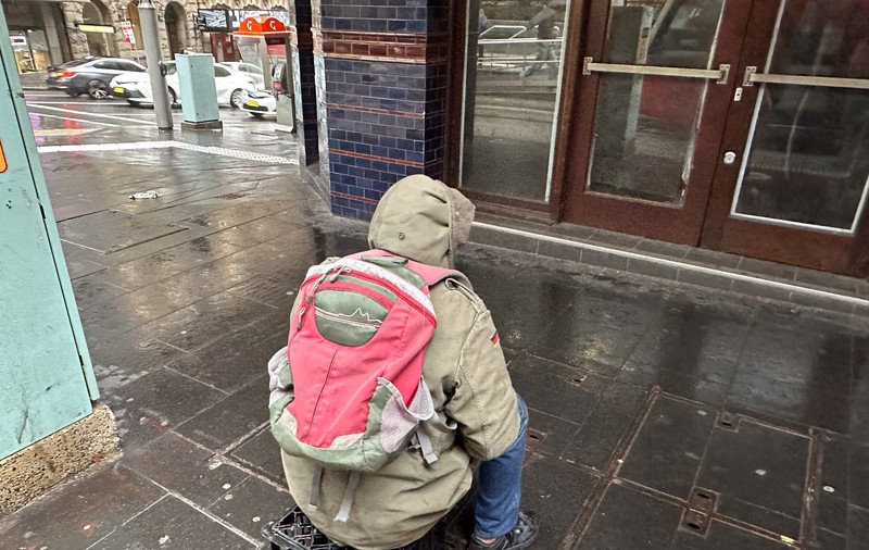 Tineri dintr-o sectă din Italia sunt trimiși să cerșească și lăsați să flămânzească. Cred că așa își vor salva sufletele