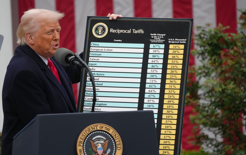 China ripostează dur: a oprit exporturile de minerale rare, din cauza tarifelor lui Donald Trump. Efectele, resimțite de fabricile auto și de armament
