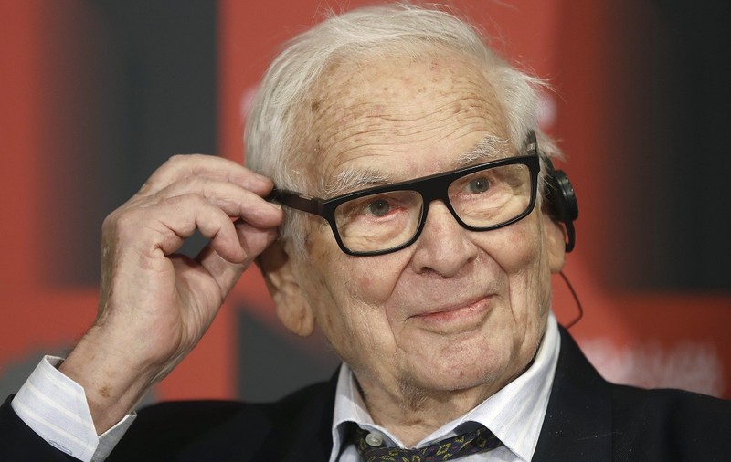 Designerul francez Pierre Cardin a murit la vârsta de 98 de ani