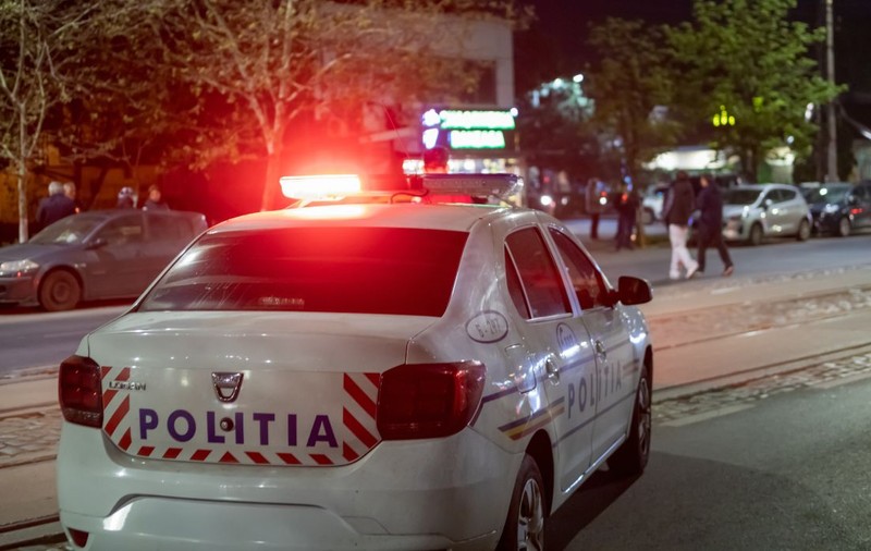 Un bărbat a fost bătut de un amic pentru că nu a mai vrut să se plimbe alături de el cu mașina prin București