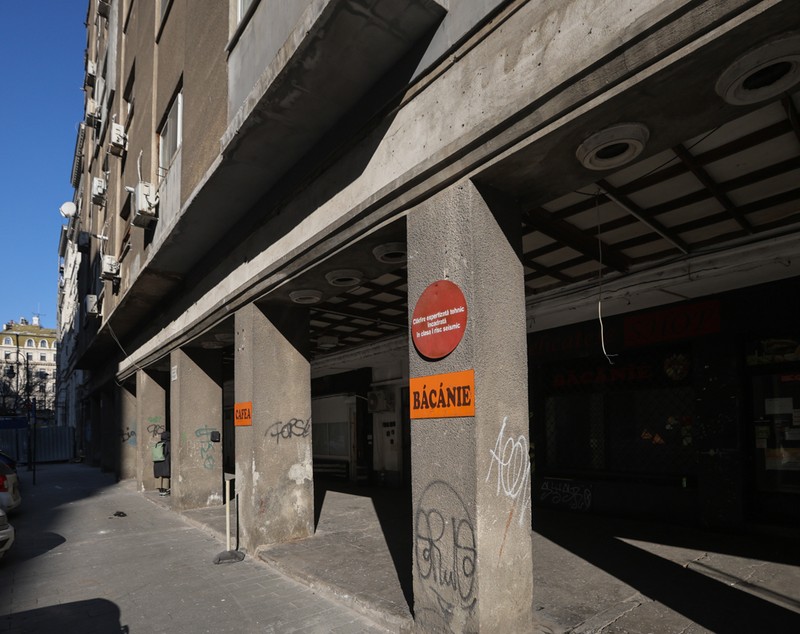 REPORTAJ. Viața în blocurile cu bulină roșie din București: unele au și 80% grad de ocupare