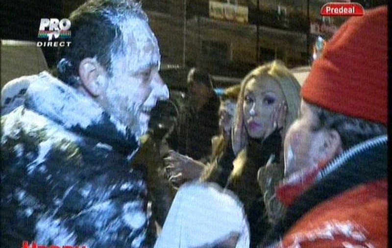 Moment istoric! Măruţă s-a împăcat cu Andreea Bălan, la o...farsă cu frişcă!