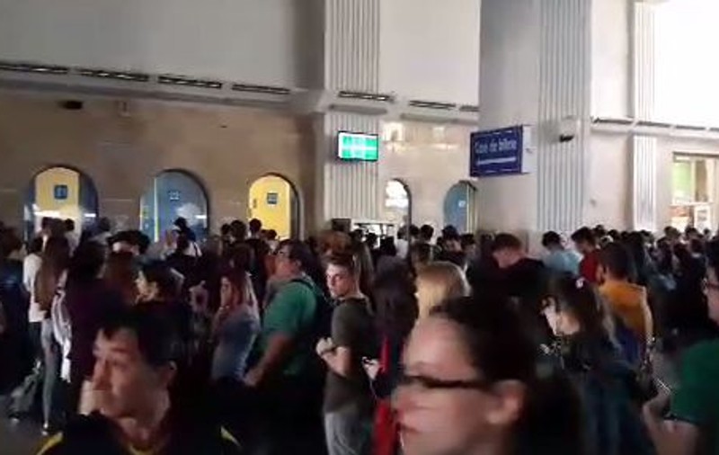 EXCLUSIV | Gara de Nord a devenit loc de proteste pentru călători (VIDEO)