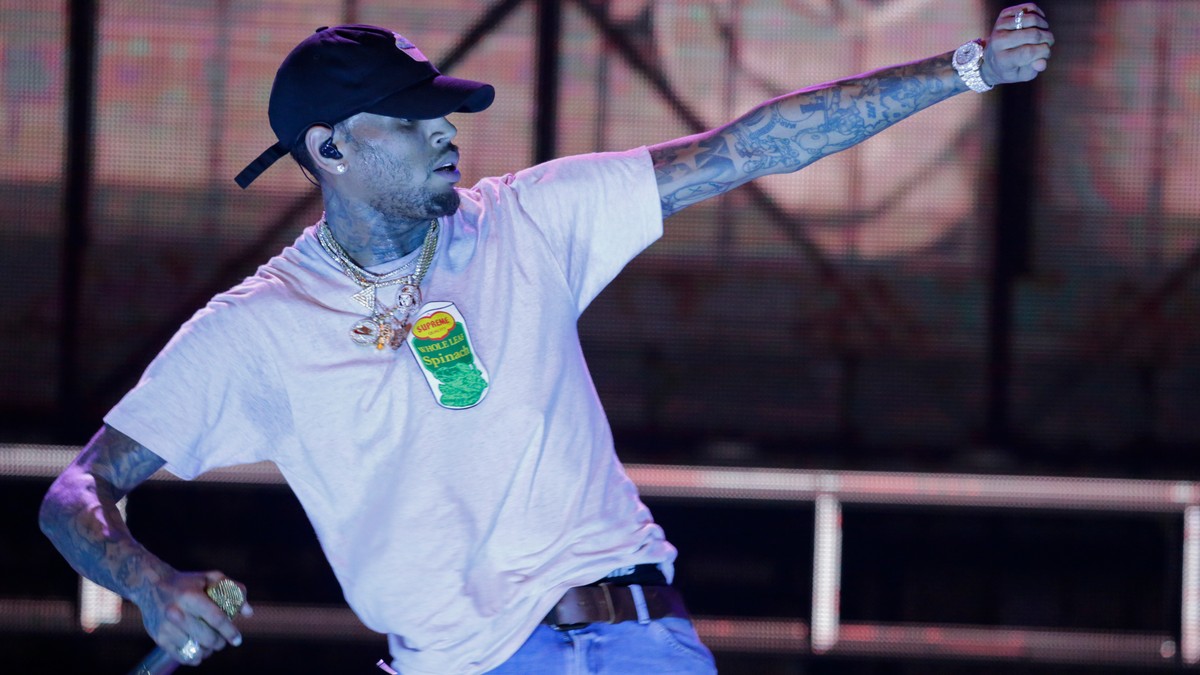 Chris Brown a fost dat în judecat de o femeie care spune că a fost violată
